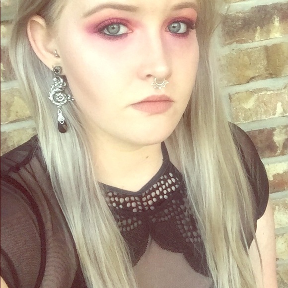 Meet your Posher, Katie - Picture 1 of 2